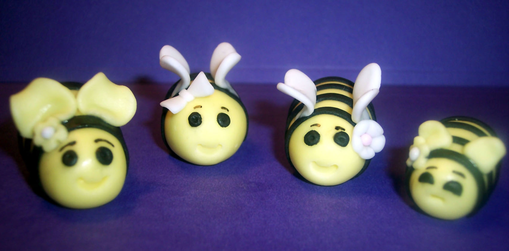 How to make Fondant Bees cake Topper